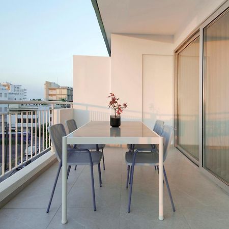 Amazing Two Bedroom Apartment Larnaca Exterior photo